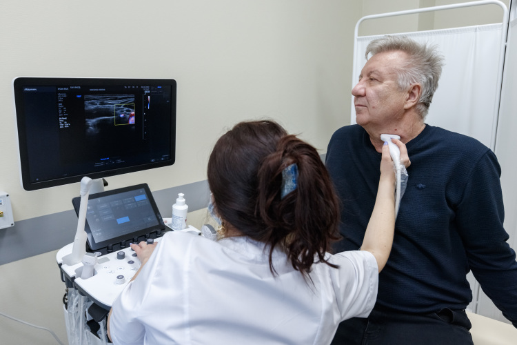 На профилактические мероприятия и диспансеризацию за прошлый год ушло 6,2 млрд рублей, а на лечение и диагностику злокачественных новообразований чуть больше — 6,4 миллиарда