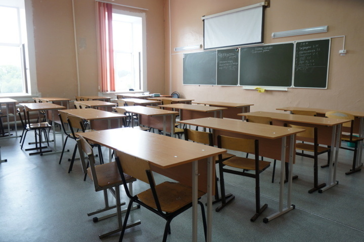 Педагогов саратовской школы якобы заставляют убираться в классах: комментарий учебного учреждения