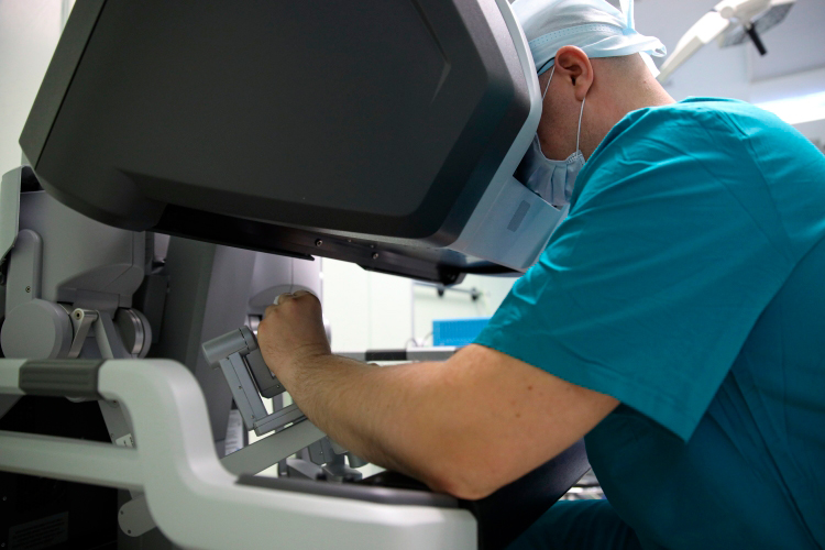 ИИ помогает проанализировать данные огромного потока пациентов и выдать готовое заключение