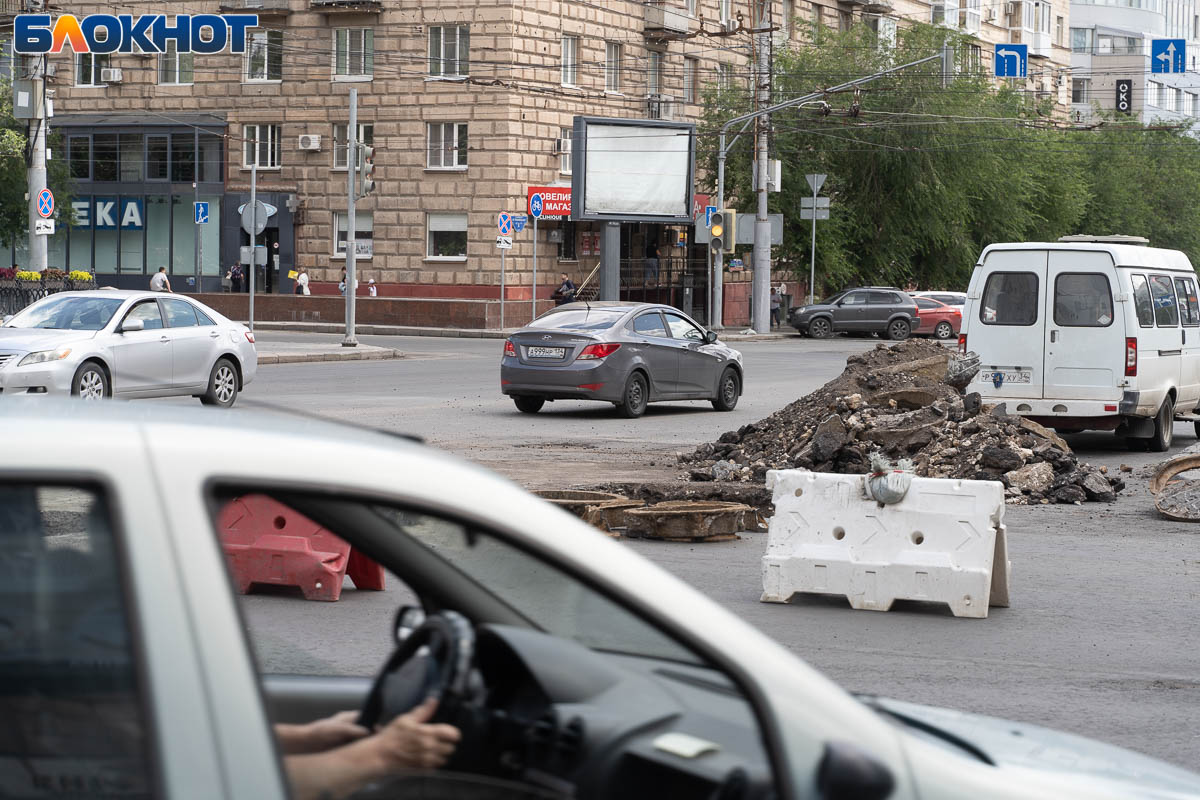 комсомольская организация в волгограде. парк комсомольский сад волгоград. о школе 12сад волгоград. комсомольский сад волгоград мемориал. комсомольский мост волгоград.