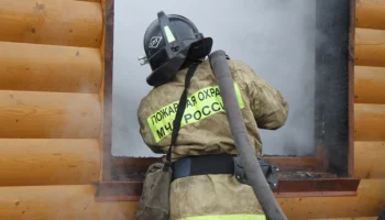 На Камчатке в поселке Раздольный пожарные 