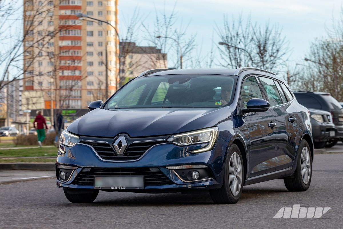 Они запомнились: топ автомобилей года от Вадима Зенькевича