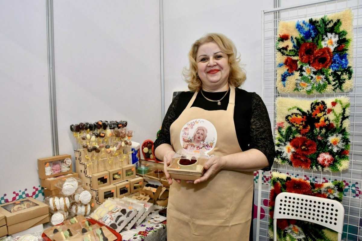 15 мастериц представят свои изделия на предновогодней ярмарке "Сделано на Ямале" в Губкинском