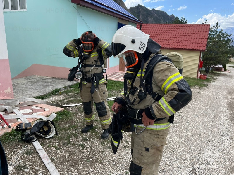 Совершенствование навыков огнеборцев во время пожарно-тактических занятий