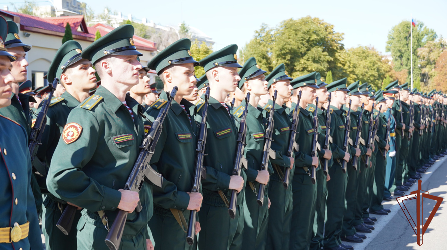 В Саратовском военном институте Росгвардии состоялась торжественная церемония принятия присяги