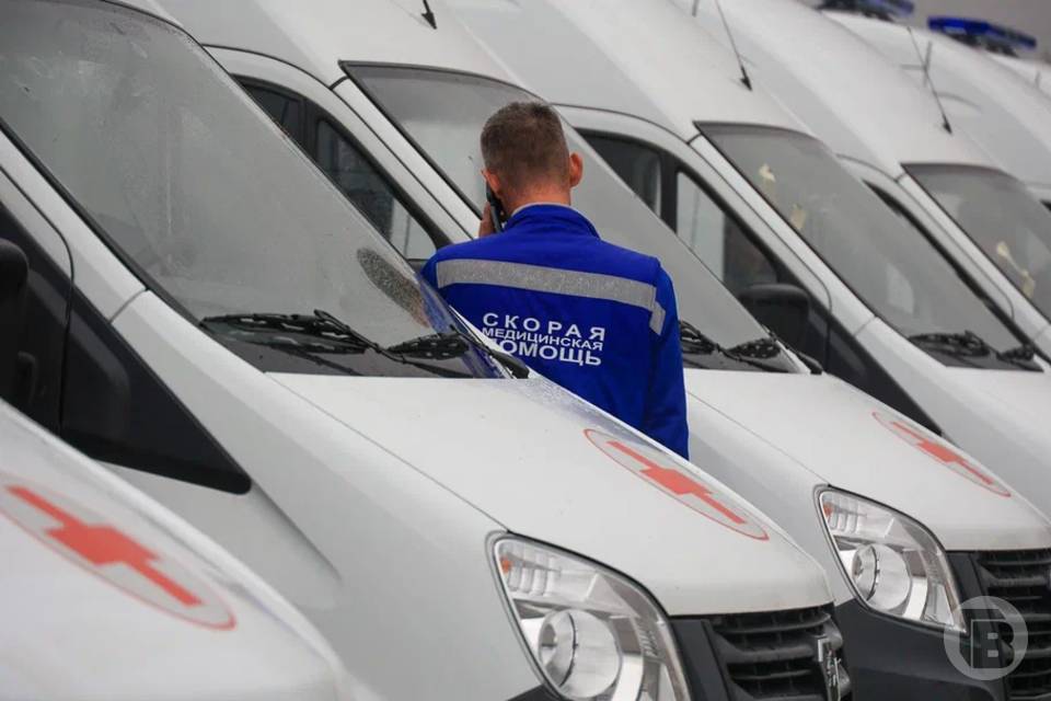 В Волгограде ВАЗ и «Ауди Q5» столкнулись лоб в лоб