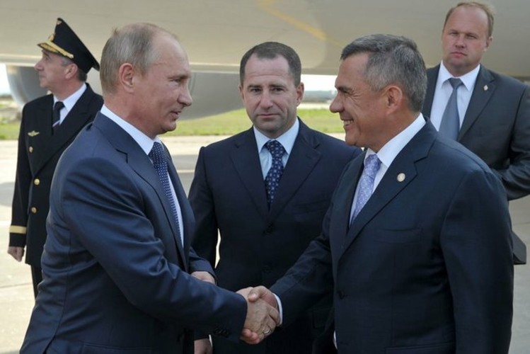 Путин объявил благодарность Минниханову за реализацию строительства трассы М-12 "Восток"