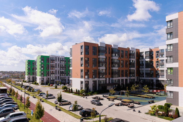 Севастополь на распутье: первичка уходит в небеса, а вторичка остаётся на земле