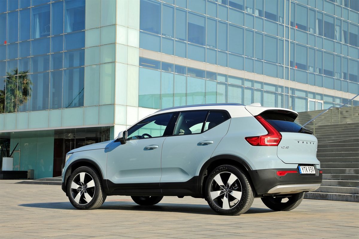 Такие маленькие, а уже кроссоверы: цены и проблемы самых дешевых премиум-паркетников