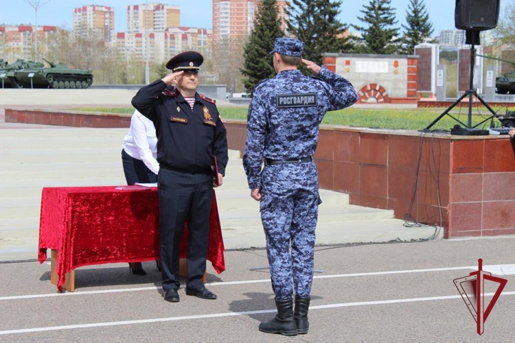 В Чите сотрудники Росгвардии приняли присягу на мемориале боевой и трудовой славы забайкальцев 