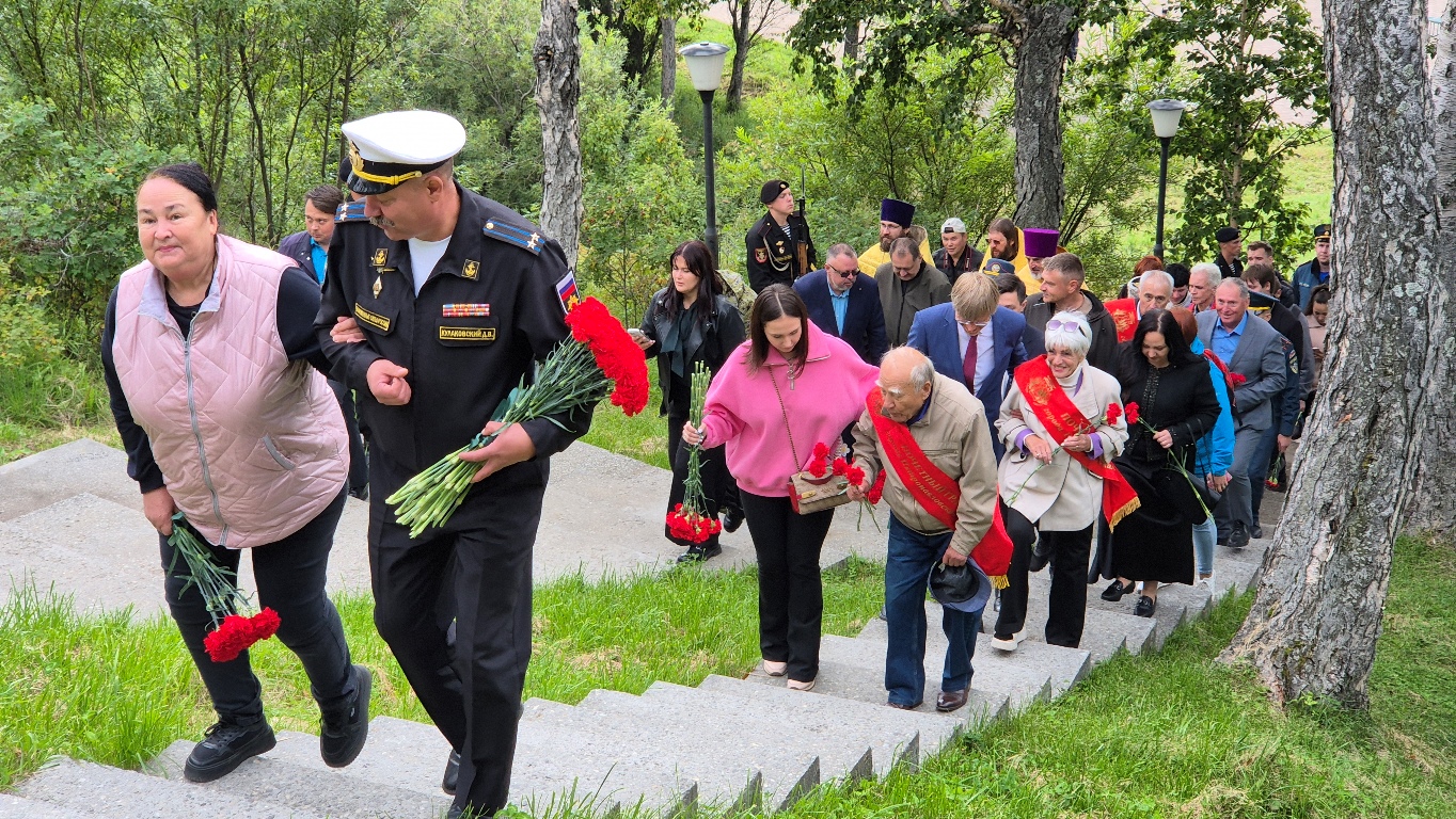 Победа наших предшественников является ярким свидетельством беспримерного мужества, героизма и самоотверженности, - сказал Глава города Евгений Беляев о героической обороне Петропавловска
