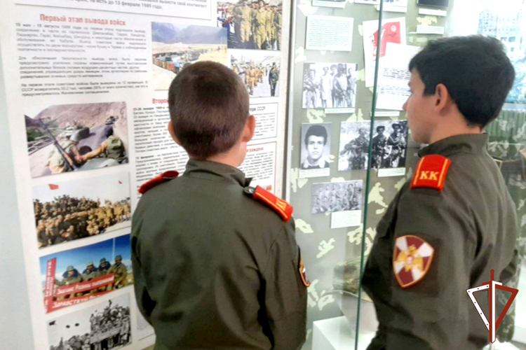 Представители Росгвардии проводят патриотические мероприятия для зауральской молодежи