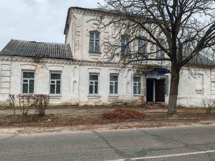 На берегу Березины продают старинный постоялый двор. По цене подержанного авто