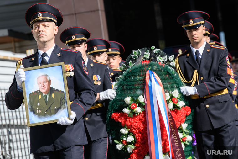 Прощание с Владимиром Деминым в доме прощания «Вознесение». Екатеринбург 