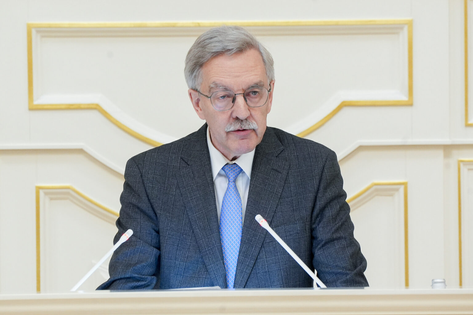 Александр Шишлов