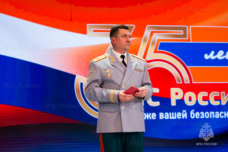 За вклад в безопасность Югры: состоялась торжественная церемония награждения спасателей