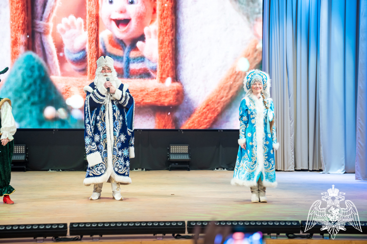 В Краснодаре дети росгвардейцев отправились в «Новогоднее путешествие»