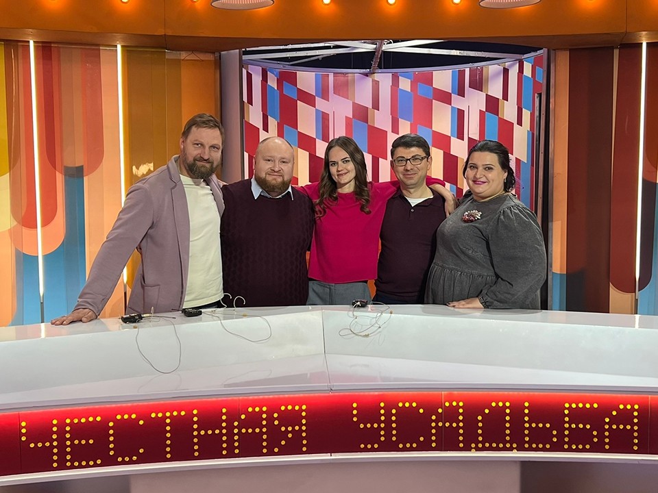 Гнать пургу или велосипед? Субботнее телешоу покорилось музейщикам из Муранова