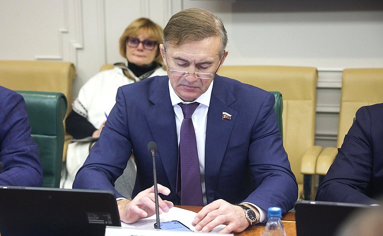 Александр Брыксин