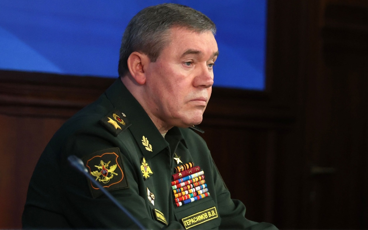 Герасимов проверил выполнение боевых задач группировкой войск 