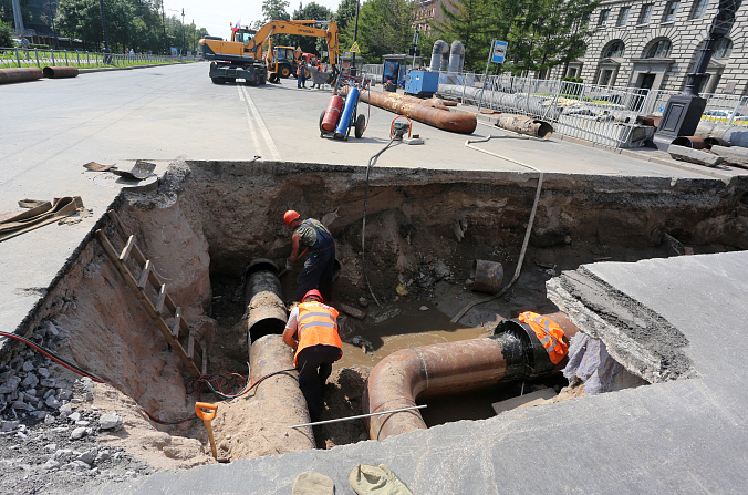 ЖКХ ремонт трубопровода