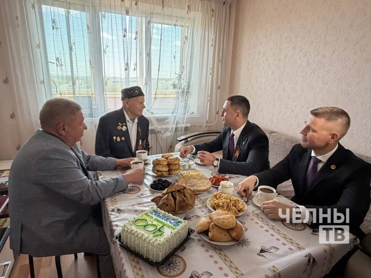 В Челнах поздравили 99-летнего ветерана Муфтаха Нуртдинова