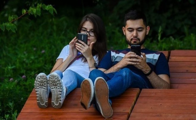 «Ведомости»: VK разрабатывает аналог приложения для знакомств из-за ухода Tinder из России