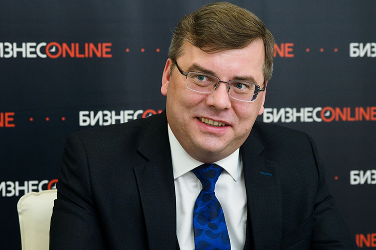 Директор детской школы искусств №2, преподаватель по классу баяна и аккордеона Евгений Кубышкин продолжает растить виртуозов, отмечают эксперты, которые сыграют «что хотите, в любом темпе, даже с космической скоростью»