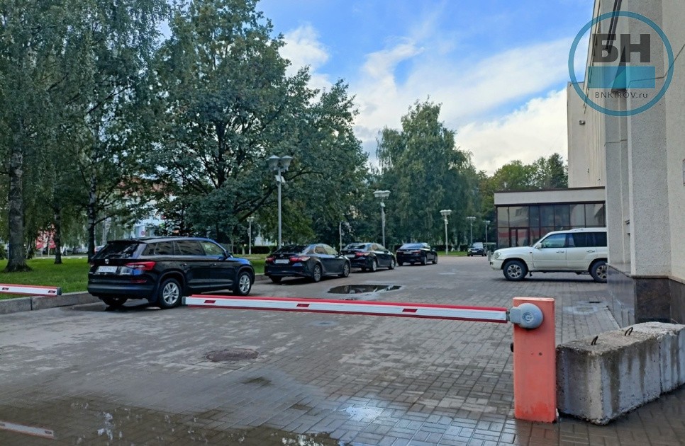 На обновление автопарка правительства Кировской области потратят 38,9 млн рублей