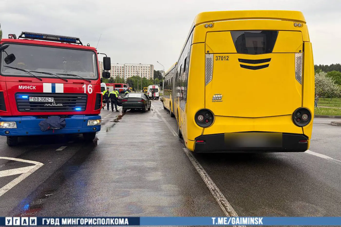 Renault врезался во встречный электробус в Минске – четверо пострадавших