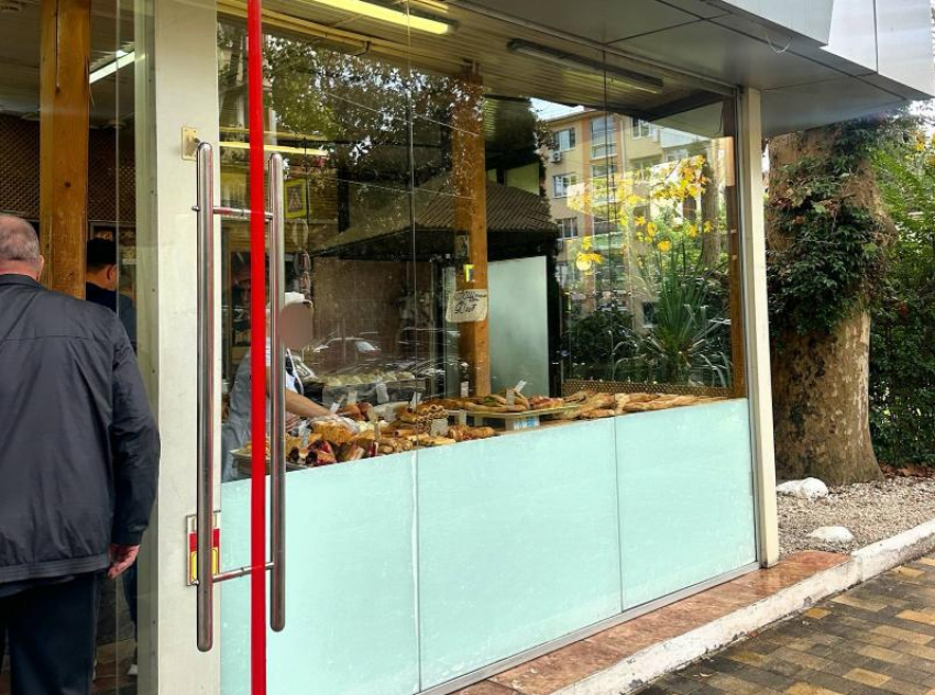 Пекарню в центре Сочи, в которой жили крысы, закрыли