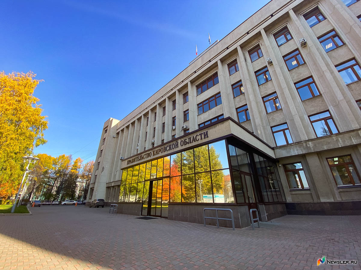 Два областных министра будут отвечать за кадры