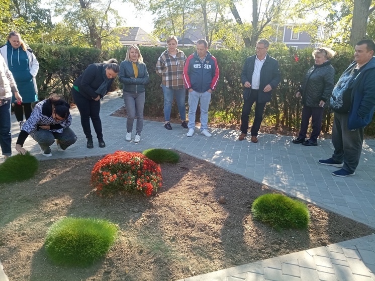 В Молодежном к 100-летнию Симферопольского района открыли обновленный парк Строителей