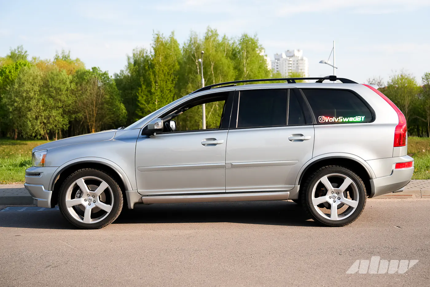 «Эта машина провоцирует своей мощностью»: история редкого Volvo XC90 с мотором V8
