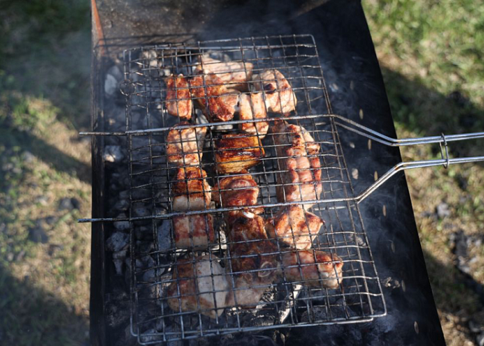 Челябинские повара назвали лучшее мясо для шашлыка и маринад для пикника