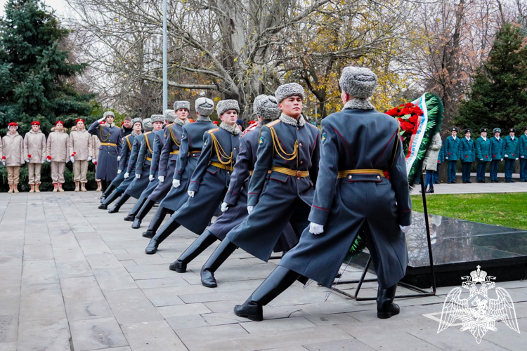 Представители Росгвардии почтили память первых освободителей донской столицы