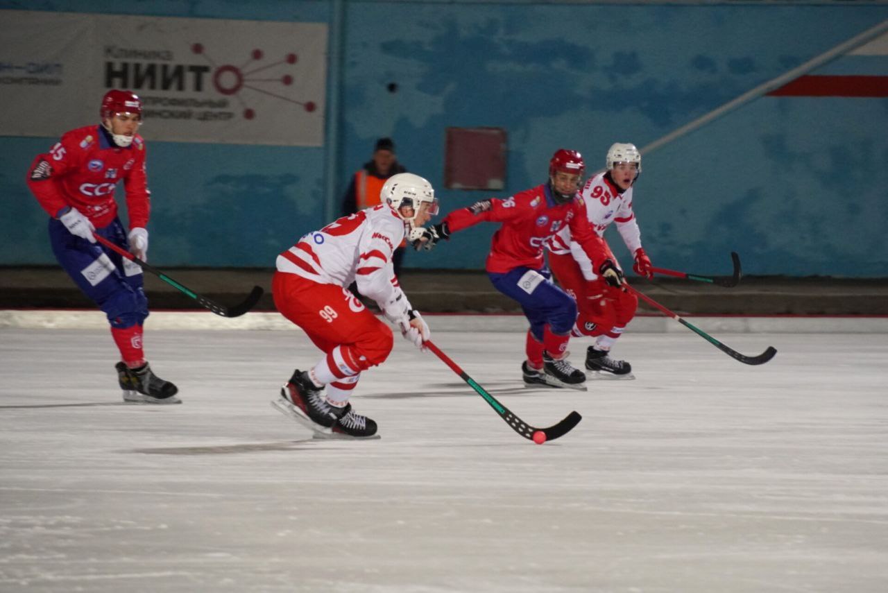 Красноярский хоккеист. Хоккейный клуб Енисей 2009 Красноярск. Кривальцев хк Енисей.