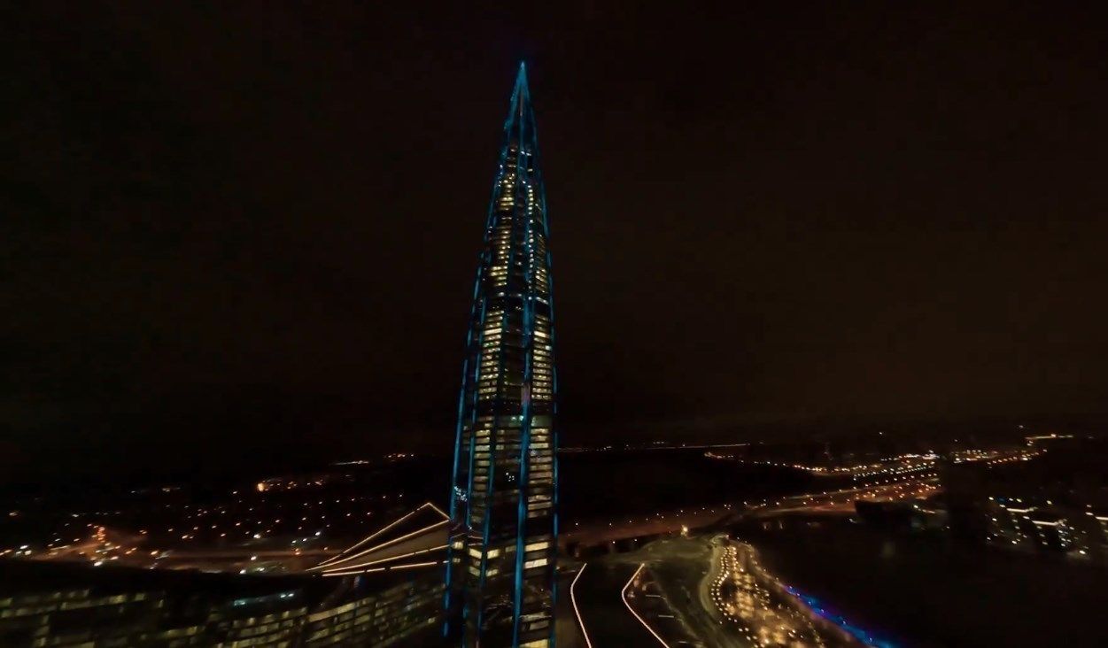 лахта центр елка. лахта центр 2021. лахта центр елка. лахта центр на новый год. лахта центр на новый год.