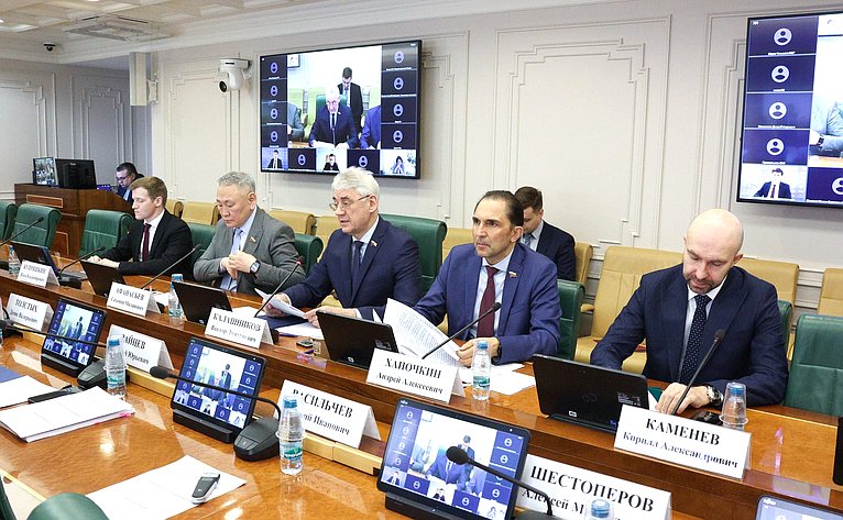 Совещание «Промышленная кооперация: условия для роста производственного и технологического потенциала регионов Дальнего Востока»