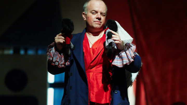 Противно: Сильвестр Андреевич из Универа возмутил людей словами про Пугачёву