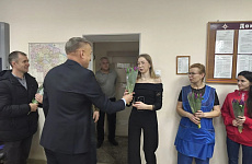 Поздравление с 8 Марта сотрудниц скорой медицинской помощи, управления по делам ГО и ЧС, правоохранительных органов