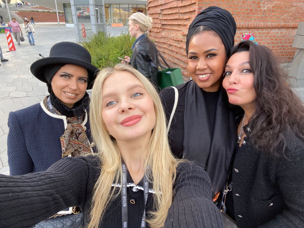Kuwait_MUNTAHA_M_A_ALAJEEL,_Sudan_Hafiz_Nafisa,_Algeria_Nedjar_Nawel.jpg