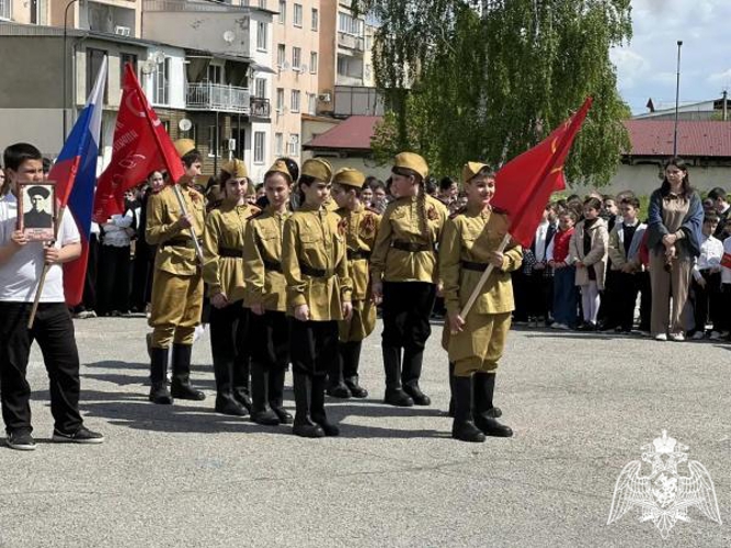 В преддверии Дня Победы росгвардейцы приняли участие в патриотической акции 