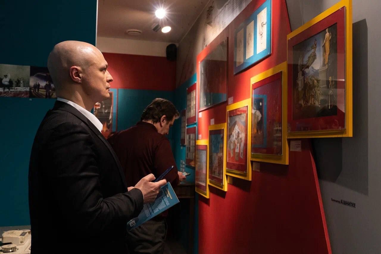Выставка к юбилею Альфреда Шнитке открылась в Москве