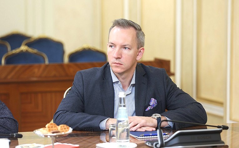 Встреча Николая Журавлева с членом Политбюро Народно-революционной партии Лаоса, Председателем Центрального комитета Лаосского фронта национального развития