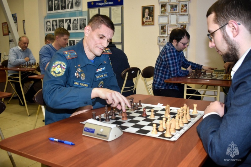 Команда Главного управления МЧС России по Псковской области - лидеры в Чемпионате по шахматам