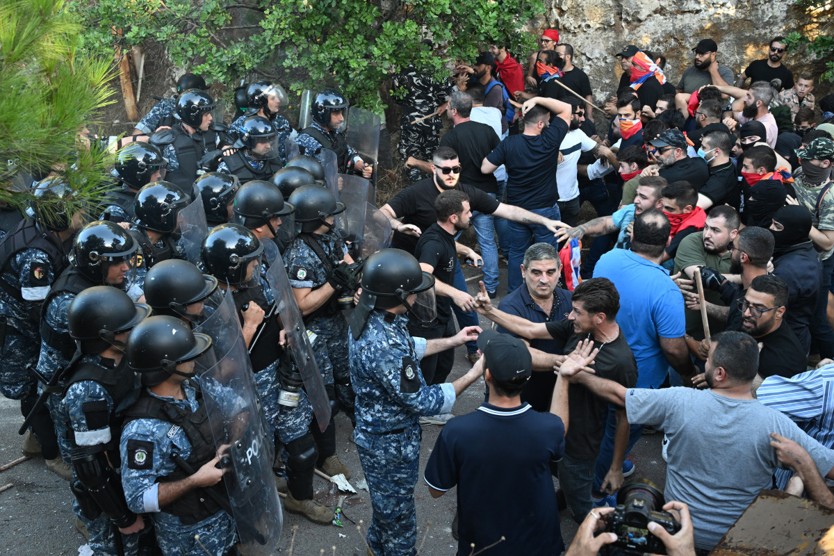 Азербайджан нападет на армению. Полиция Ливана. Ливан полиция техника. Армянские банды Глиндейла.