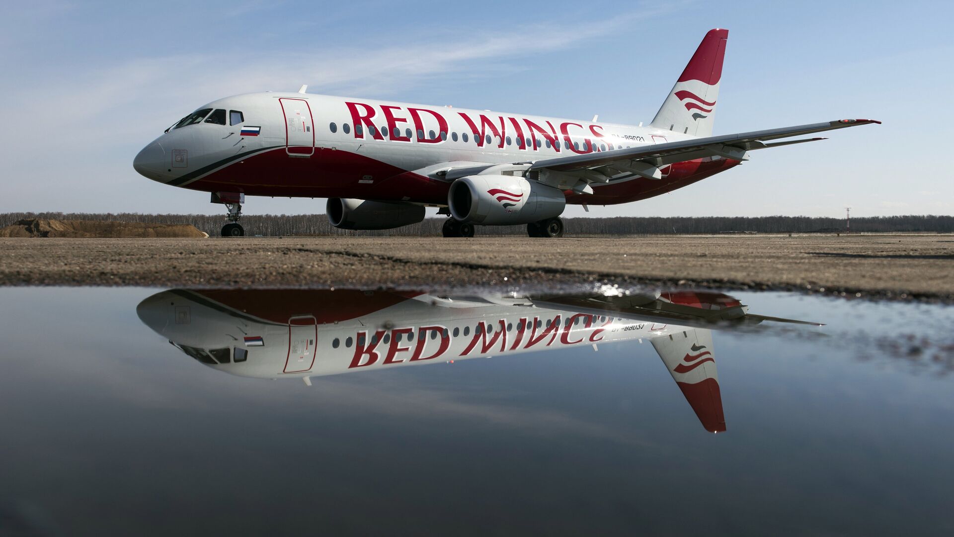 Самолёт авиакомпании Red Wings в аэропорту Домодедово - Sputnik Грузия, 1920, 24.10.2025