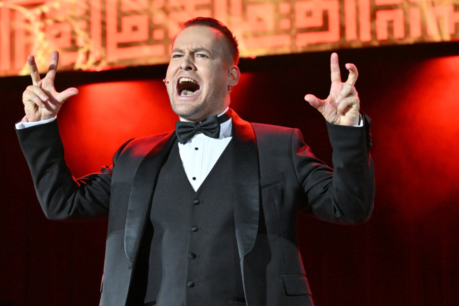 Актер Андрей Бирин в сцене из мюзикла «Последняя сказка» в театре Московского дворца молодежи (МДМ)