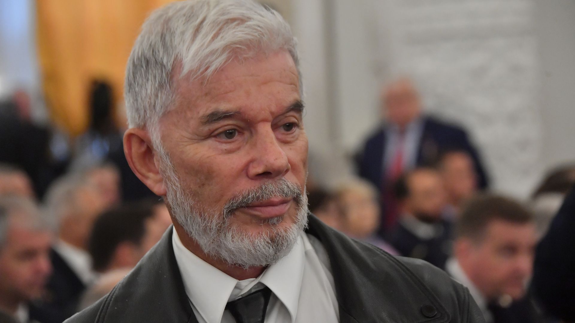 Олег Газманов пожаловался, что не может попасть в свою квартиру в ...